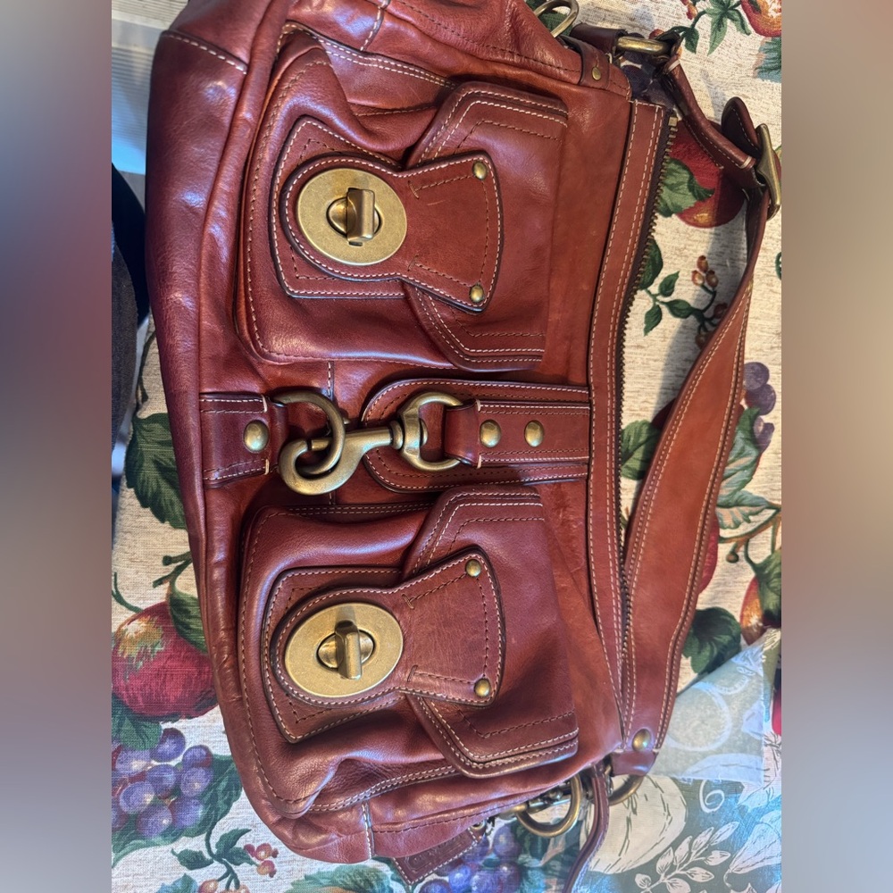 Coach vintage legacy turn lock